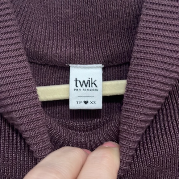 Simons Twik eggplant mock neck sweater - Picture 3 of 4